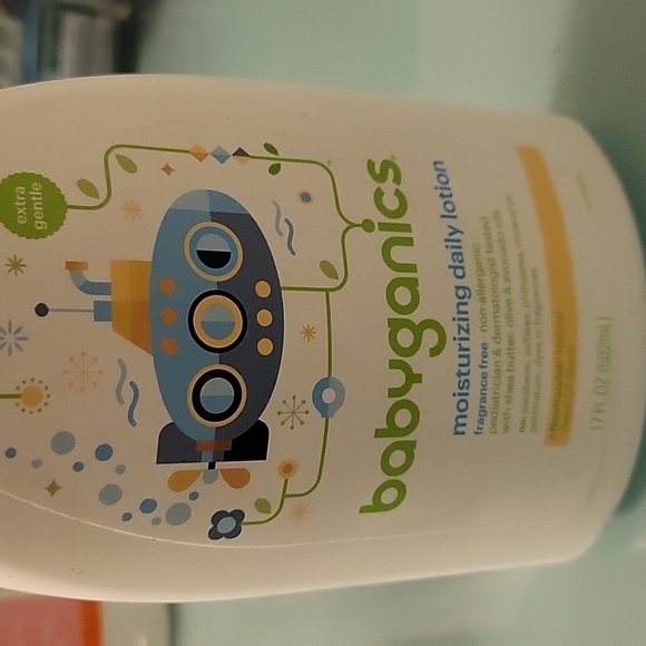 Babyganics Moisturizing Daily Lotion. Fragrance Free. NWT - Picture 1 of 3